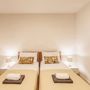 https://blue-pearl-split-town-center-apartament.splithotels.org